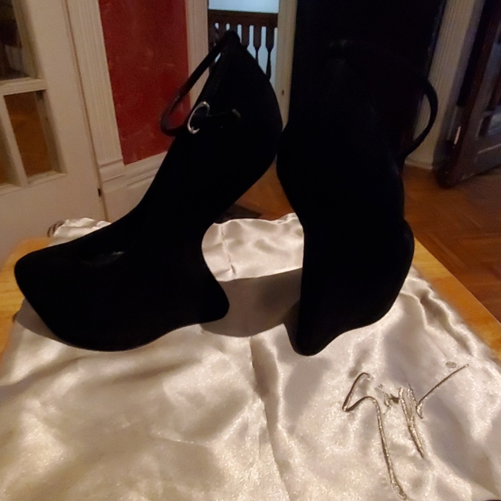 Giuseppe Zannoti heeless pumps